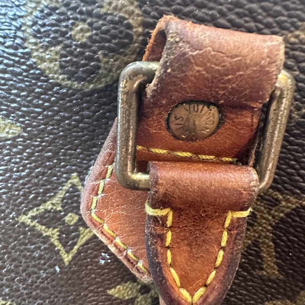 Pre-Owned Authentic Vintage Louis
Vuitton Monogram Speedy 30 - Picture 13 of 16